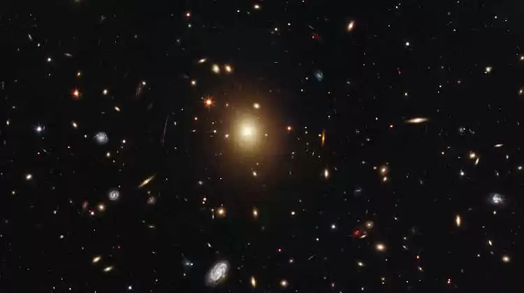 Galaksi A2261-BCG
