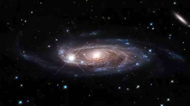 Galaksi UGC 2885
