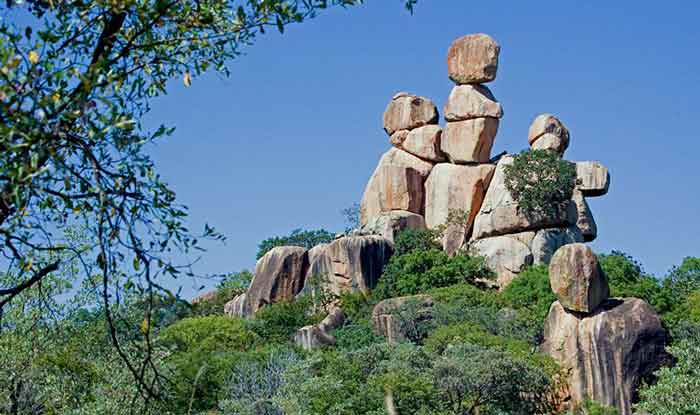 balancing-rocks-matopos-national-park