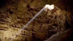 majlis-al-Jinn-cave