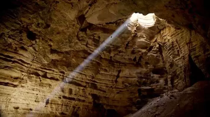 majlis al-Jinn cave